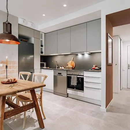 Cadiar - 2 Bedrooms In Eixample Esquerra דירה ברצלונה