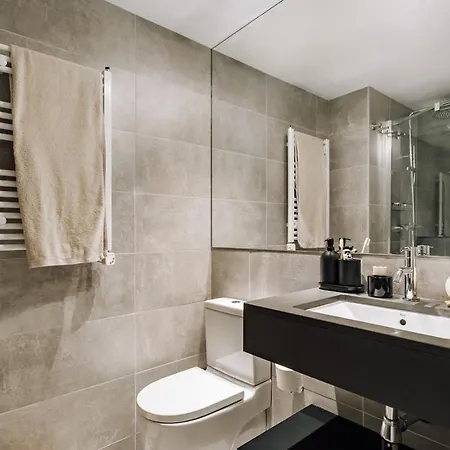 Apartament Cadiar - 2 Bedrooms In Eixample Esquerra Barcelona