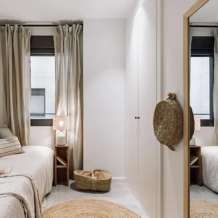 Cadiar - 2 Bedrooms In Eixample Esquerra * Barcelona